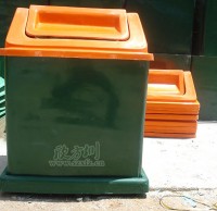 玻璃鋼搖蓋垃圾桶（tǒng）