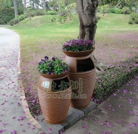 玻（bō）璃鋼花盆式垃圾桶