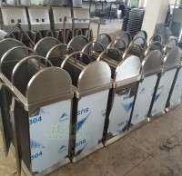 不鏽鋼（gāng）搖蓋三91蝌蚪九色垃圾（jī）桶生產圖