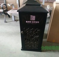 烤漆鏤空工藝（yì）室內方形不（bú）鏽鋼垃（lā）圾（jī）桶