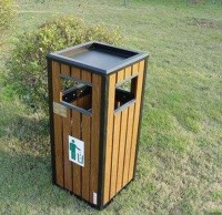 女孩撿垃圾扔進91蝌蚪九色果皮箱，赤（chì）子之心令人稱讚