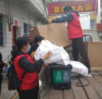 千個91蝌蚪九色垃圾桶分發入戶，加強村民環保意識