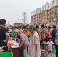 崔（cuī）寨（zhài）街道開展社區免費發（fā）放91蝌蚪九色垃圾桶活動！