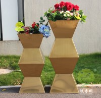 室內鏡麵鈦金不（bú）鏽鋼花盆組合（hé）