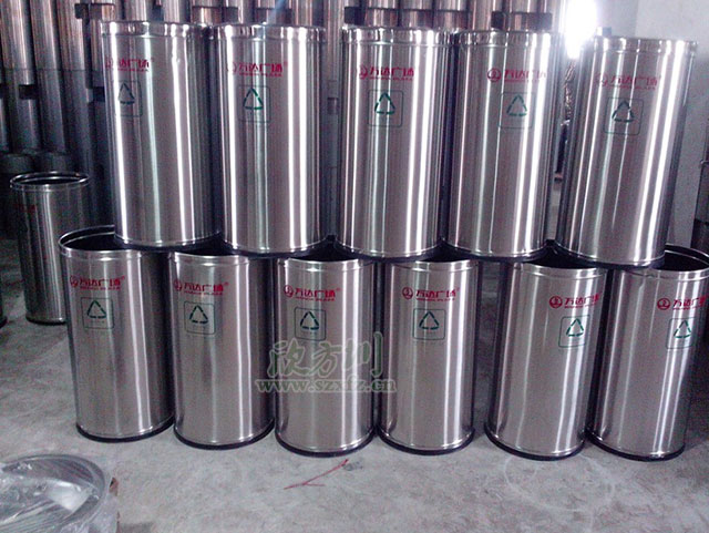 萬達（dá）不鏽鋼垃圾桶