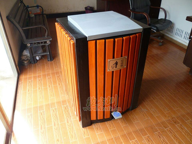 腳踏式鋼木垃圾桶 腳踏式鋼木垃(lā)圾桶