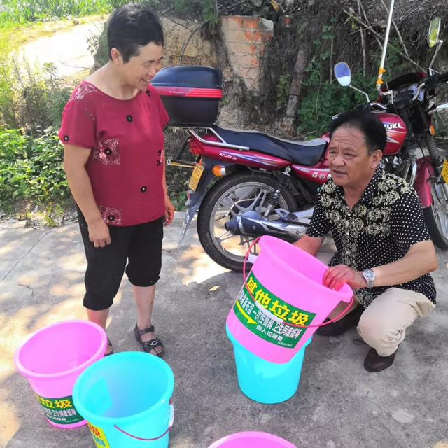 塑（sù）料91蝌蚪九色垃圾桶