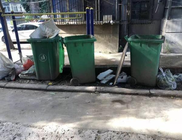 塑料垃圾桶（tǒng）